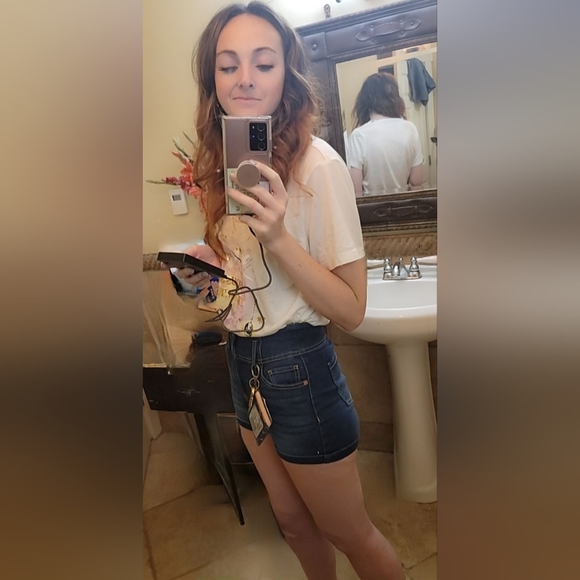 Meet your Posher, Jessica - Picture 13 of 16